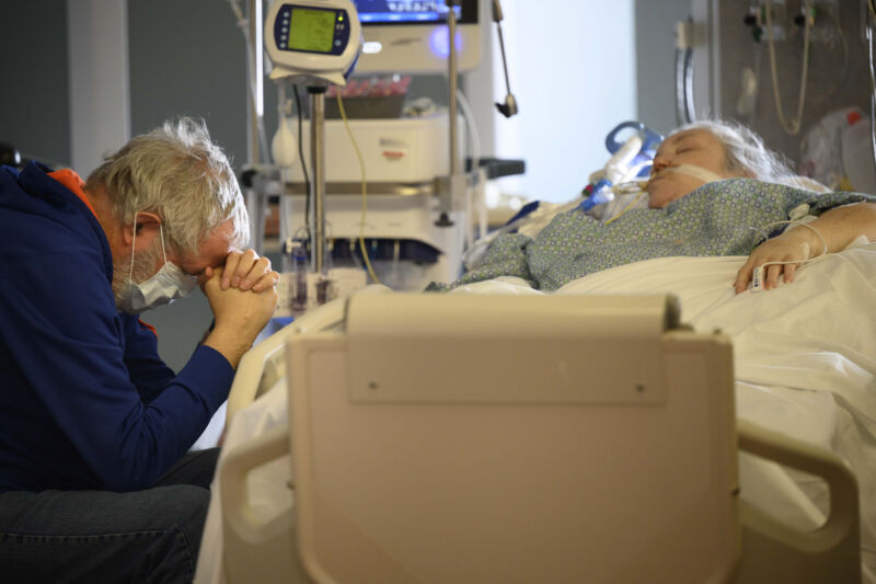 “The situation is critical”: Minnesota hospitals beg people to get vaccinated