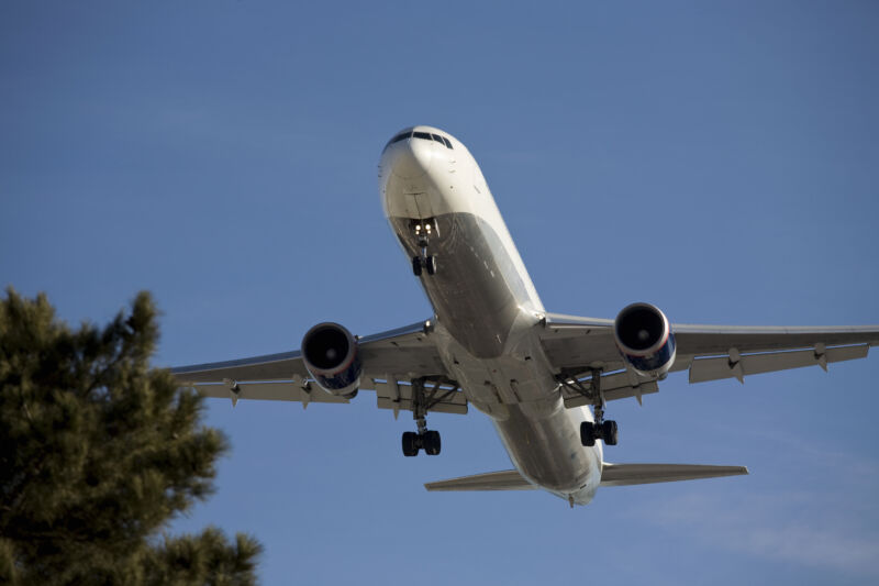 Boeing, Airbus wade into 5G scuffle, ask Biden admin to delay rollout