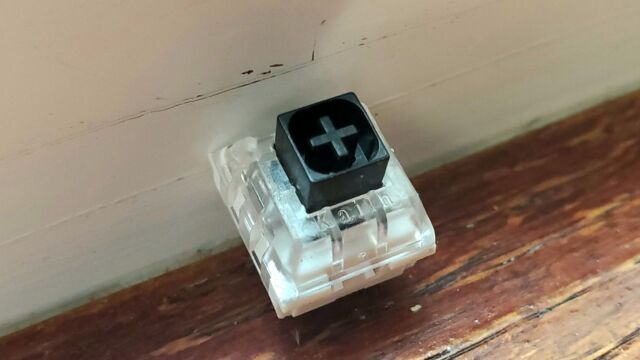 Microwave hack replaces flat keypad with mechanical keyboard switches