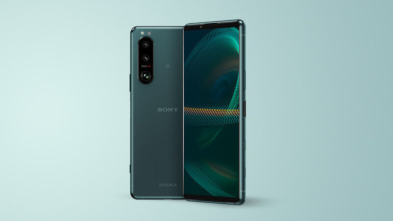Sony brings a compact, flagship smartphone to the US