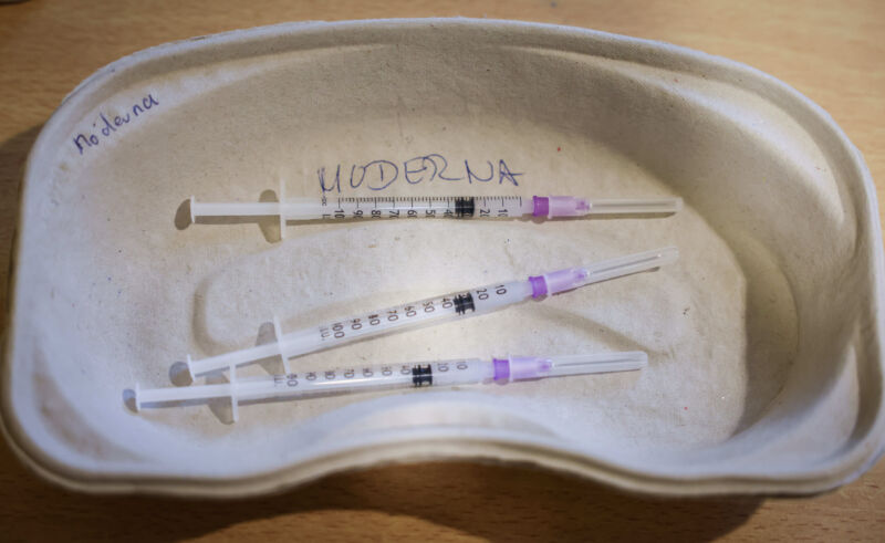 Unvaccinated 5X more likely to get omicron than those boosted, CDC reports