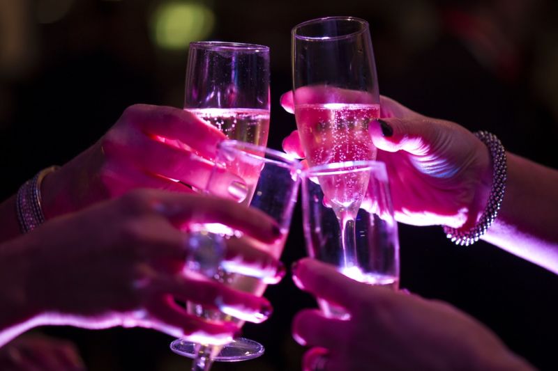 Physicists captured, quantified the sound of champagne’s effervescence