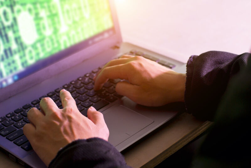 A bug lurking for 12 years gives attackers root on every major Linux distro