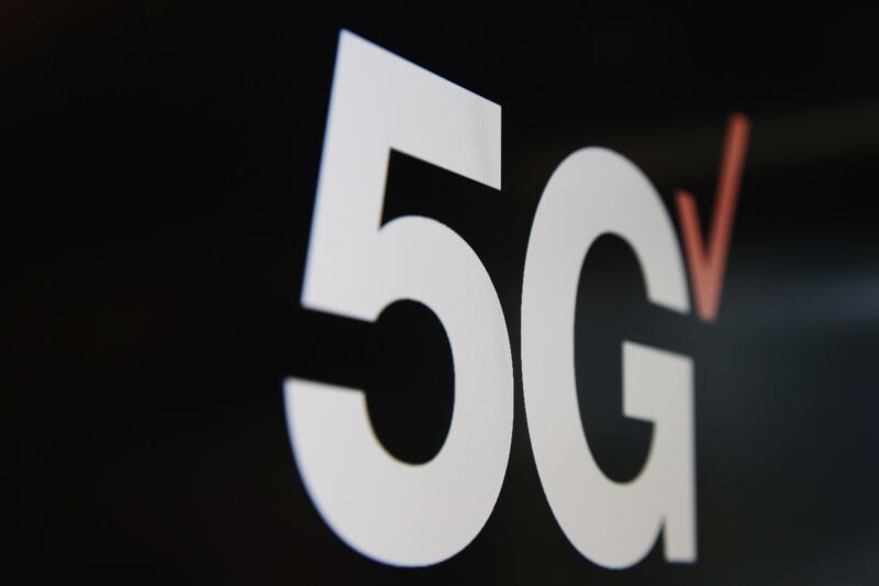Verizon’s 5G upgrade imposes new hotspot data limits on older phone plans