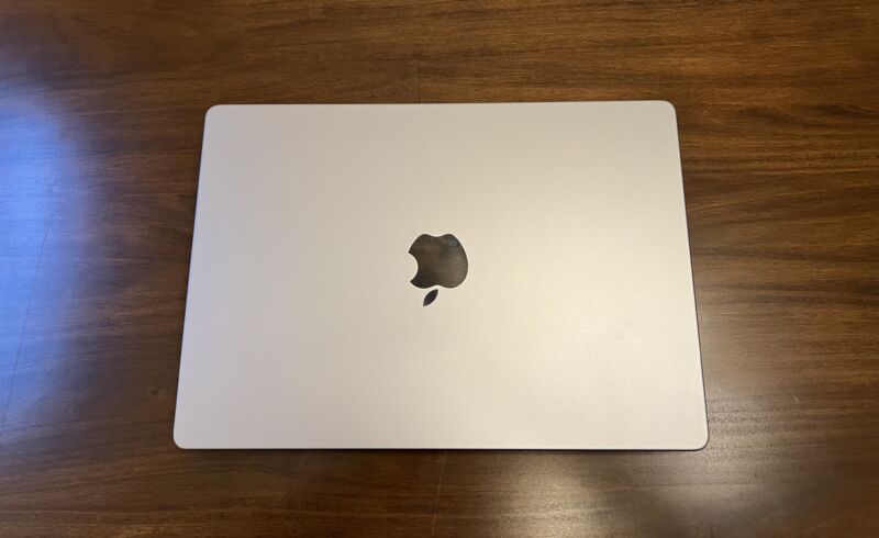 Apple fixes Mac battery drain, WebKit vulnerability in software updates