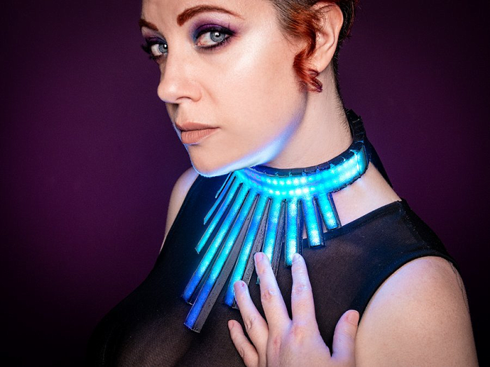 The Clean Air Necklace – fashion and function #ESP32 #Environment @GeekyFayeArt