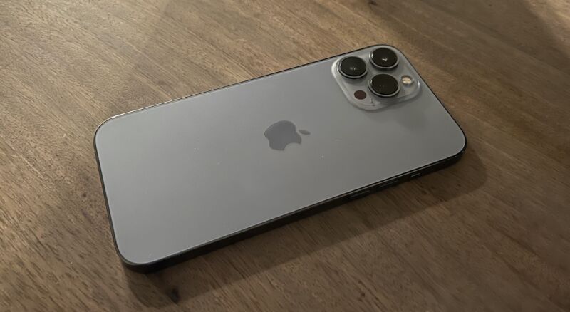 iOS 15.4 and macOS 12.3 are here with Universal Control and more