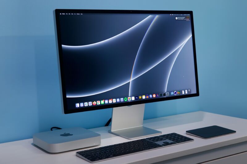 Apparent software signing issue breaks updates for some Studio Displays