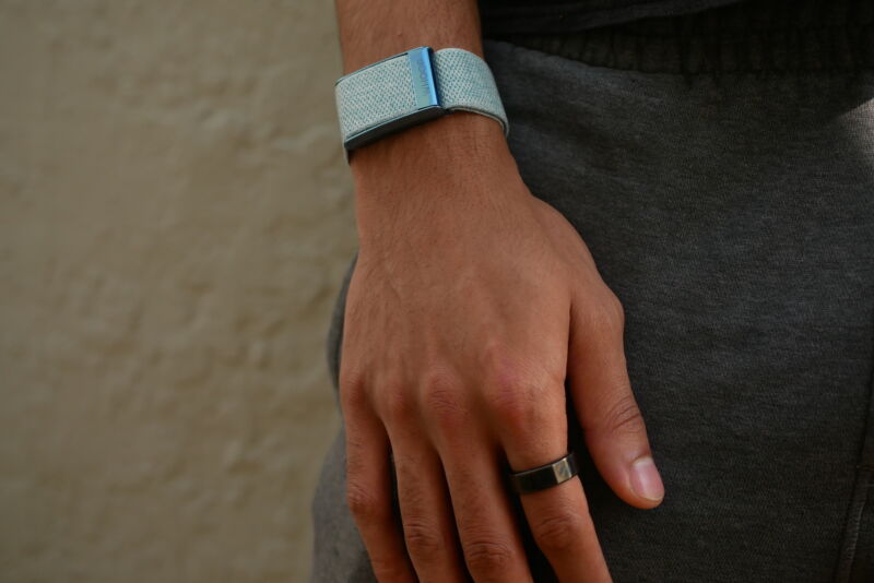 Review: Oura Ring 3 and Whoop 4.0 are 2 ambitious wearables, but they’re tough sells