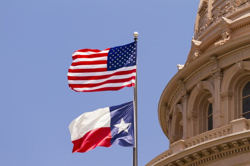 Texas social media law will cause “chaos” online, Supreme Court is told