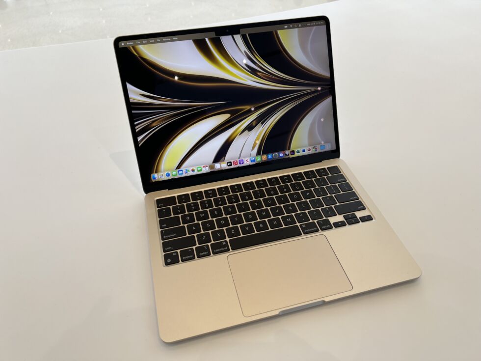 Orders for Apple’s new M2 MacBook Air begin July 8