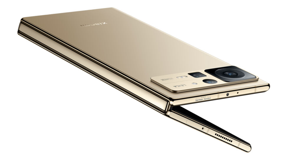 Xiaomi clones the Galaxy Fold, makes it 40% thinner, adds a bigger battery