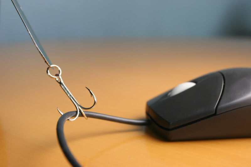Phishers who hit Twilio and Cloudflare stole 10k credentials from 136 others