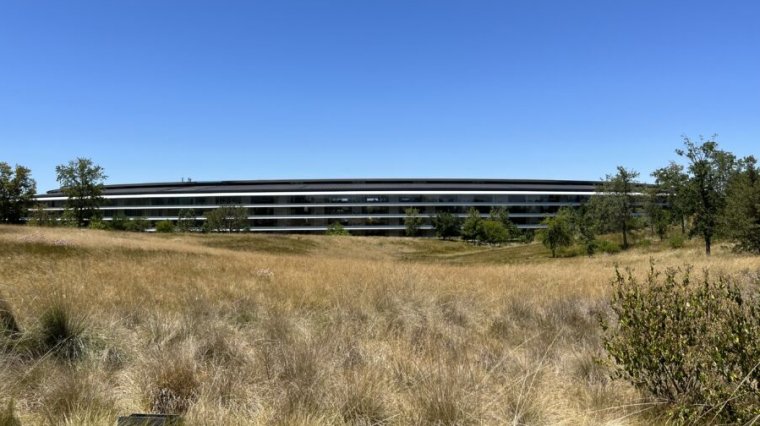 Once again, Apple calls workers back to the office—once again, workers fight back