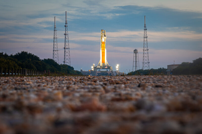 NASA scrubs second attempt to launch Artemis I after hydrogen leak [Updated]