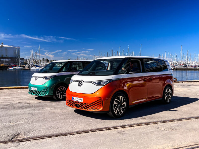 After strong interest, VW plans to build 130,000 ID Buzzes a year