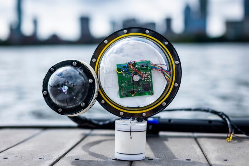 This underwater camera operates wirelessly without batteries