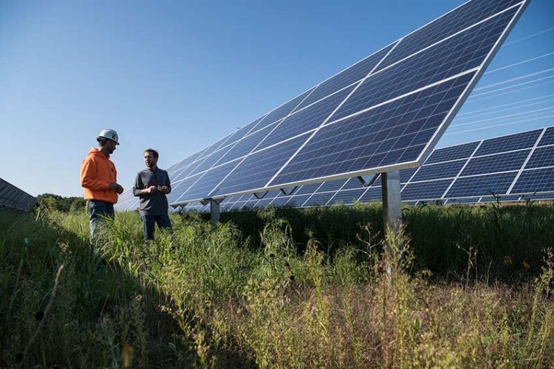 US installs record solar capacity as prices keep falling