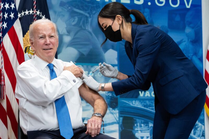 Biden admin bracing for up to 70K COVID deaths this winter as booster uptake flops
