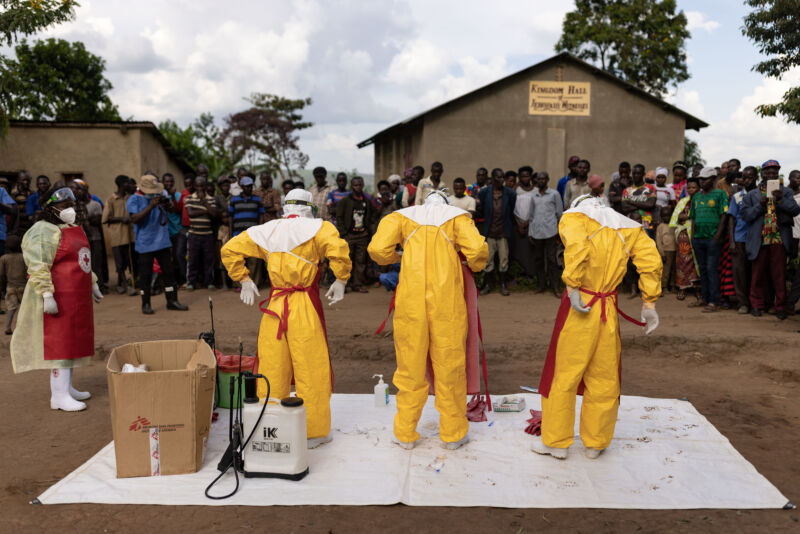 Uganda Ebola outbreak tops 100 cases, 30 deaths; cases growing in capital