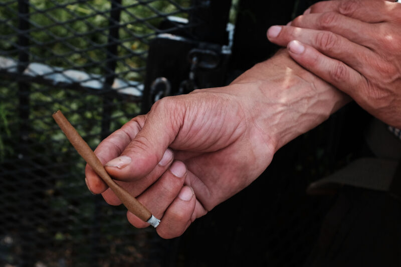 Florida tokers inadvertently smoked rat poison; 52 sickened, 4 dead
