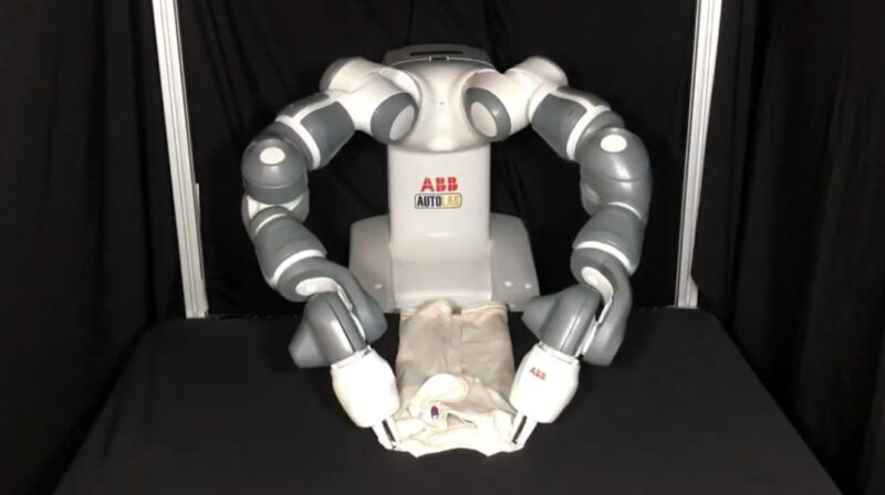 Tired of laundry folding? AI breaks the robot folding speed record