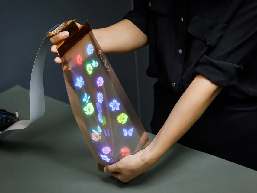 LG Display develops stretchable display that elongates by 20%