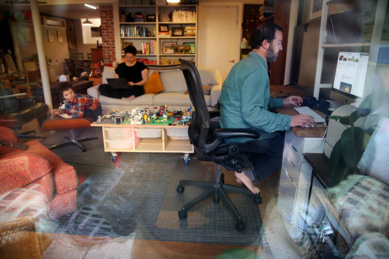 Record number of parents miss work as respiratory illnesses spike in kids