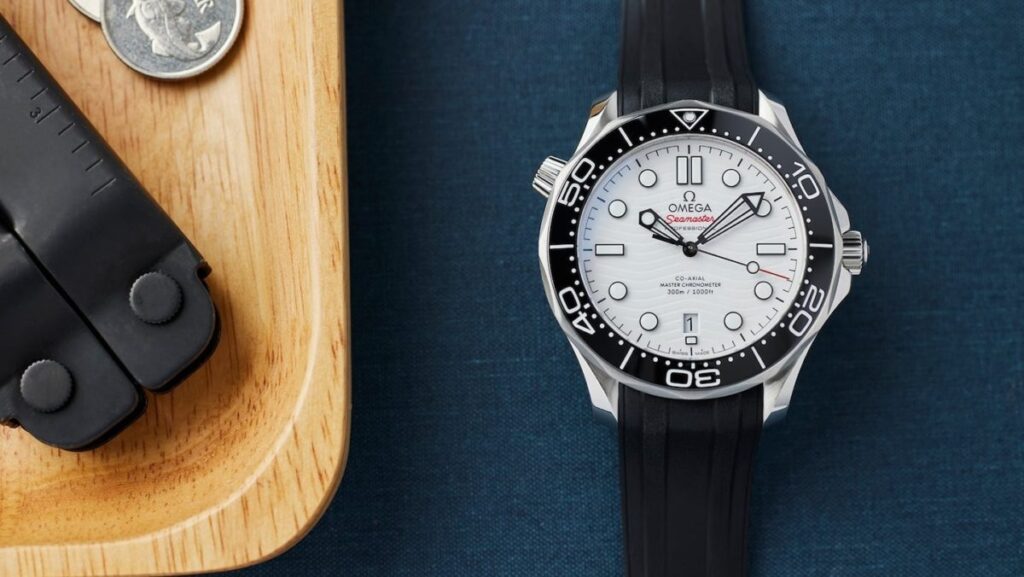 Pre-Owned Picks: Turkey? Football? Family? Better Yet – Dive Watches