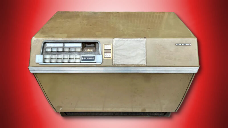 Redditor discovers legendary 1956 computer in grandparents’ basement
