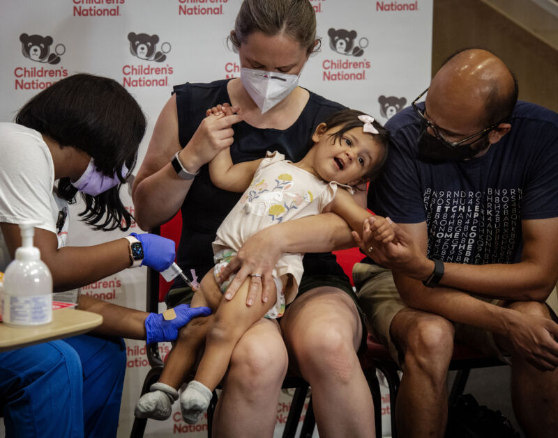 Amid pathetic uptake, FDA green lights confusing COVID vaccine update for kids