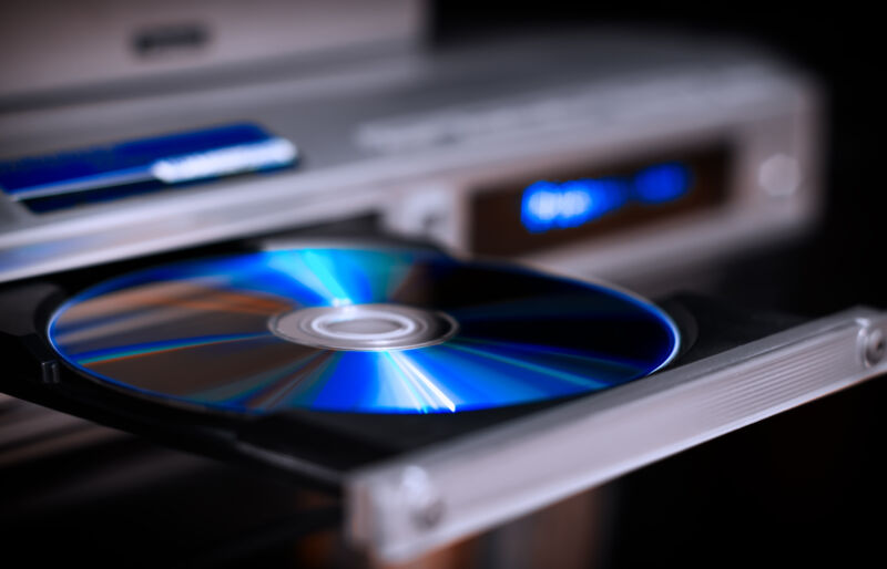 Blu-ray player gathering dust? Turn it into a laser-scanning microscope