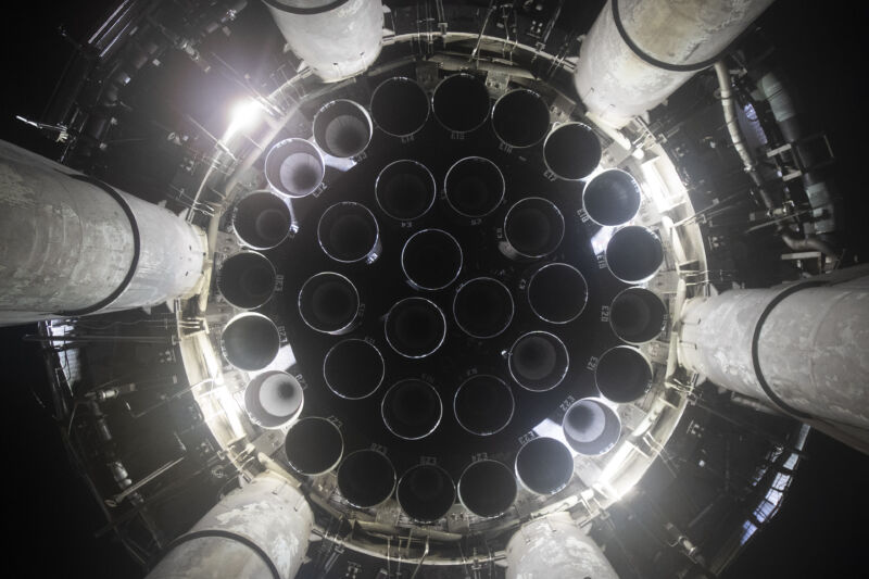 SpaceX completes a hot fire test of its massive Super Heavy rocket [Updated]
