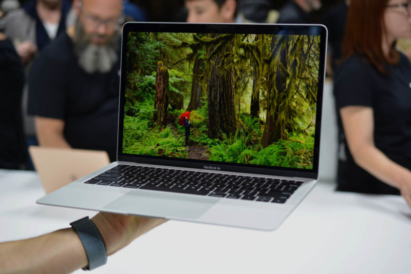 Dealmaster: Big savings on Apple laptops