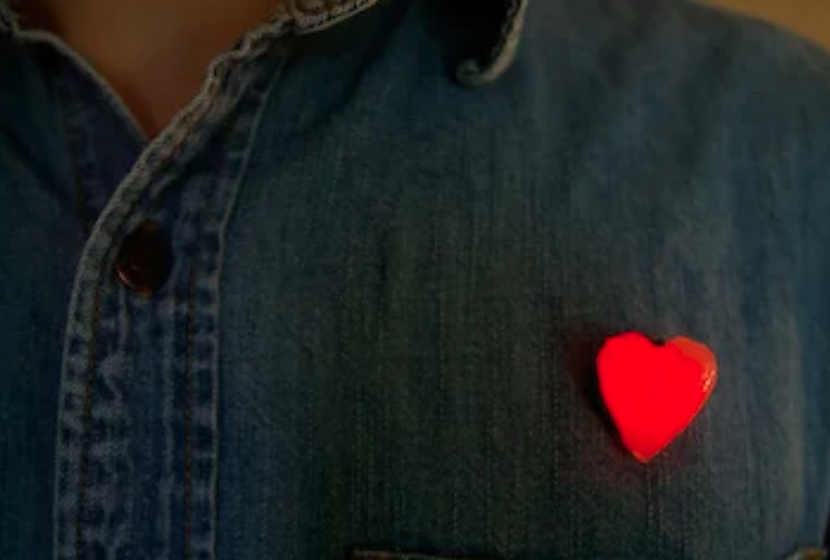 Wearable 3D Glowing Heart! #WearableWednesday #ValentinesDay