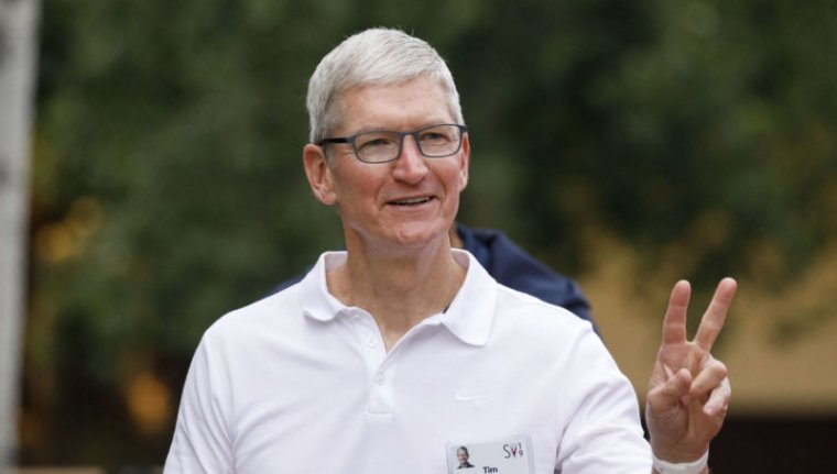 Report: Tim Cook overruled Apple design team’s request to delay XR headset