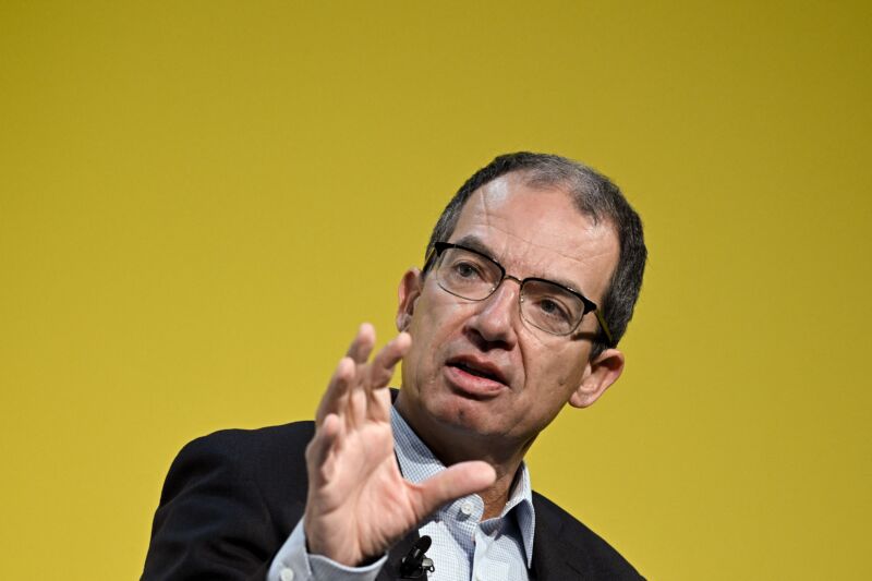 Moderna CEO says private investors funded COVID vaccine—not billions from gov’t