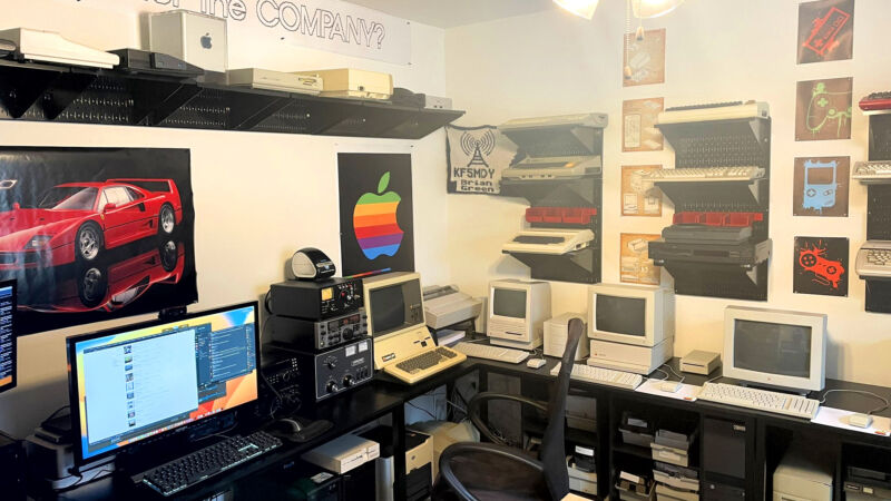 Apple, Atari, and Commodore, oh my! Explore a deluxe home vintage computer den