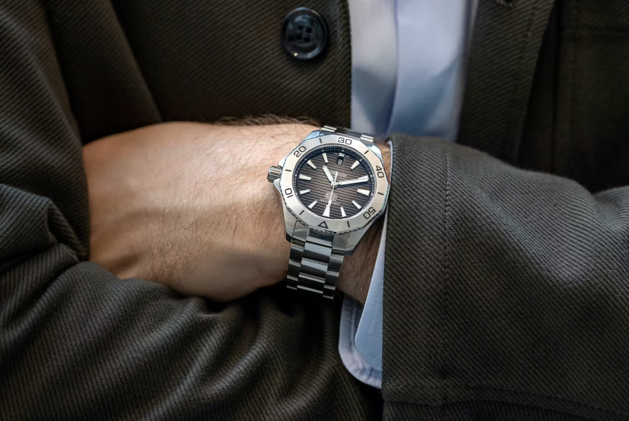 A Week On The Wrist: The 40mm TAG Heuer Aquaracer Could Be Your Only Watch