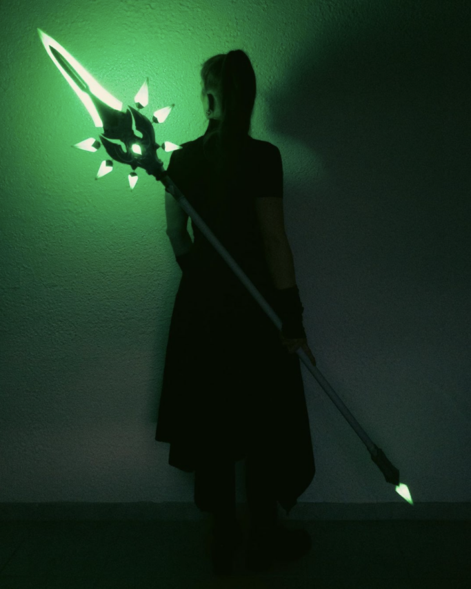 Varpunen Cosplay Made a Primordial Jade Winged Spear With an #ItsyBitsy #WearableWednesday