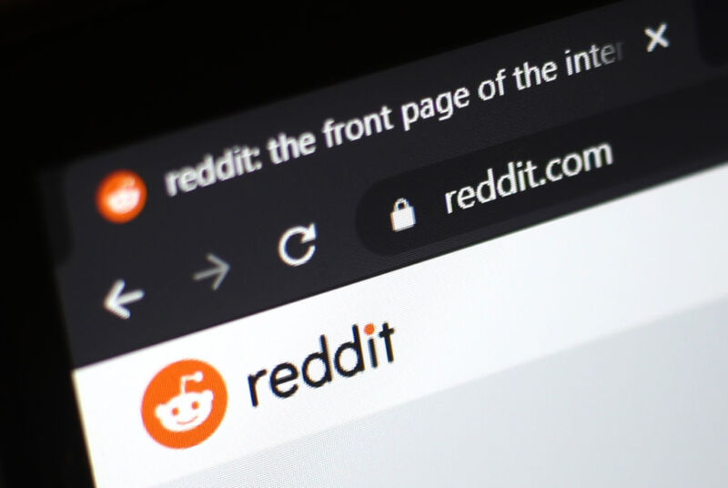 Reddit welcomes NSFW desktop image uploads ahead of Imgur’s ban