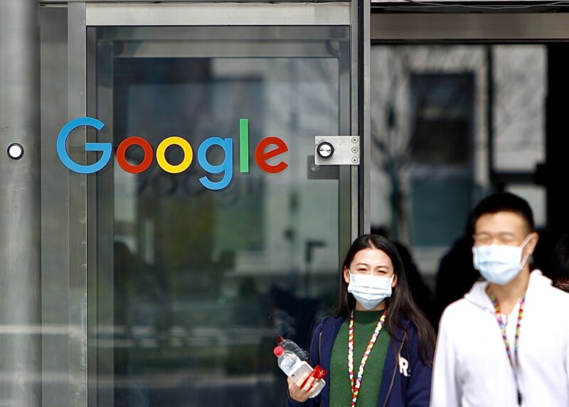 Google makes office attendance part of performance reviews