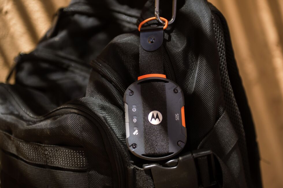Motorola’s “Satellite Link” hotspot lets you send messages via outer space