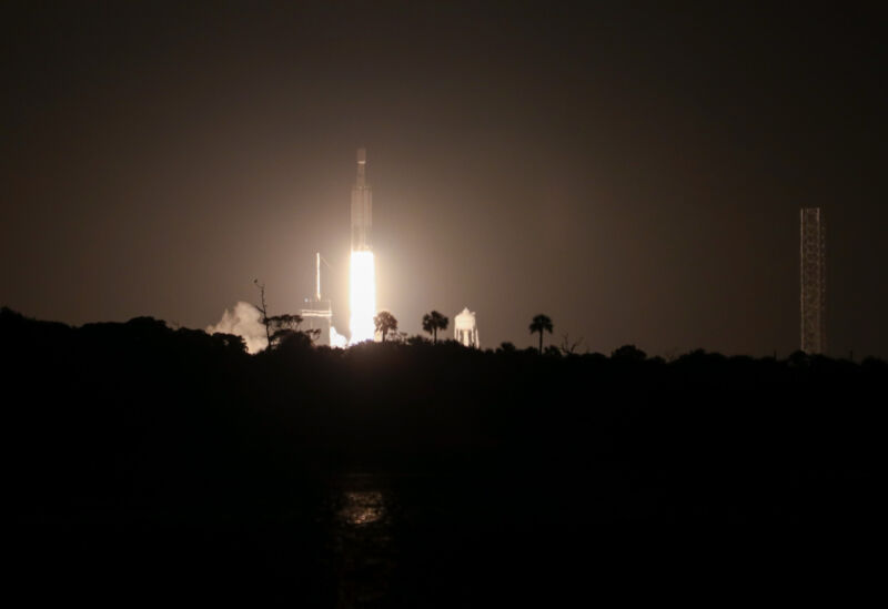SpaceX’s Falcon Heavy launches world’s most massive communications satellite [Updated]