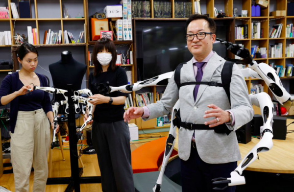 Jizai Arms #WearableWednesday