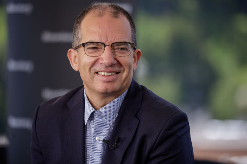 US may pay 3x more than EU for Moderna’s US-funded COVID shot