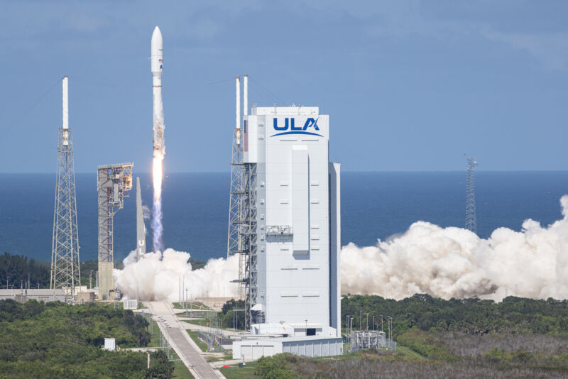 Atlas V rocket completes on-target orbital delivery for Amazon