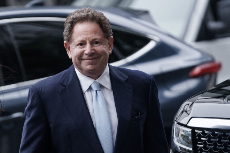 CEO Bobby Kotick will leave Activision Blizzard on January 1, 2024