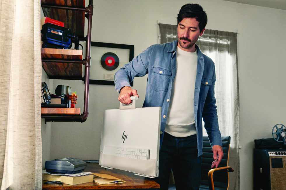 HP wireless all-in-one has 83 Wh rechargeable battery, handle for portability