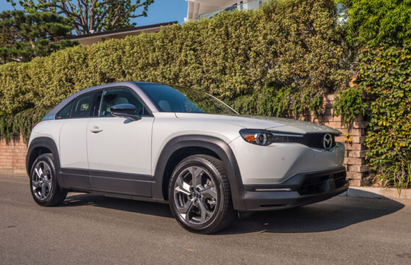 Mazda’s DMCA takedown kills a hobbyist’s smart car API tool